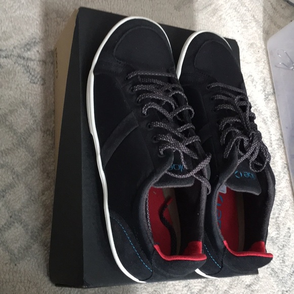 NEW black and red Plae sneakers, new in box NWT - Picture 5 of 9